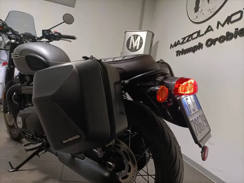 Triumph Bonneville T120 Black (2021 - 25) (11)