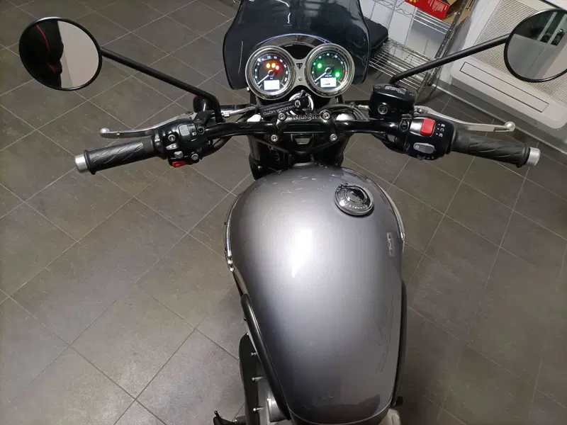 Triumph Bonneville T120 Black (2021 - 25) (12)