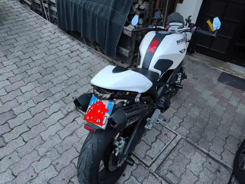 Ducati Monster 696 (2008 - 13) (2)