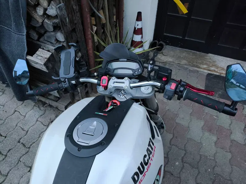 Ducati Monster 696 (2008 - 13) (4)