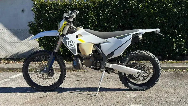 Husqvarna TE 250i (2022) (2)