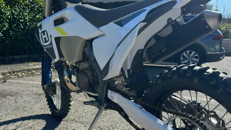 Husqvarna TE 250i (2022) (4)