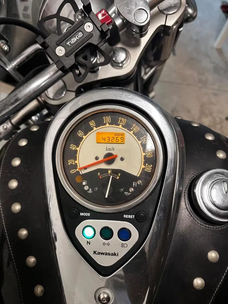 Kawasaki Vulcan VN 900 Classic (2006 - 10) (6)