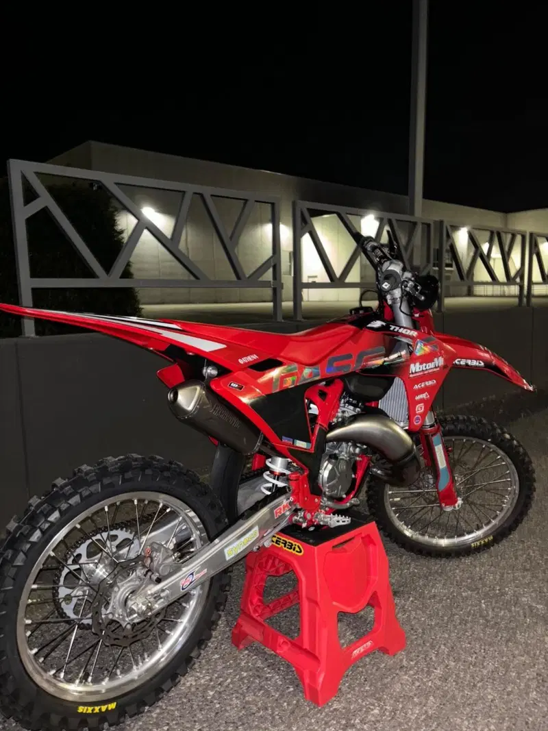 GASGAS MC 125 (2025) (2)