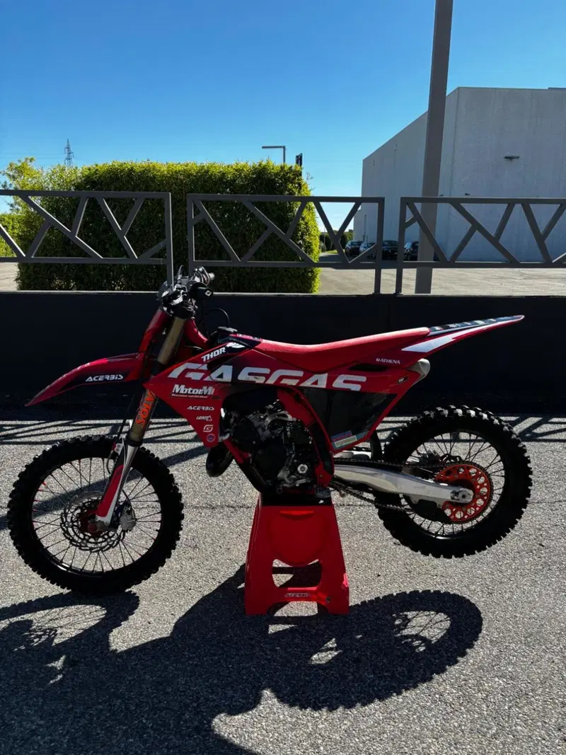 GASGAS MC 125 (2025) (3)