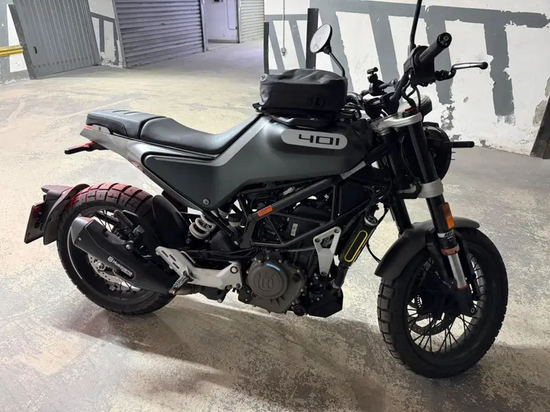 Husqvarna Svartpilen 401 (2020) (3)