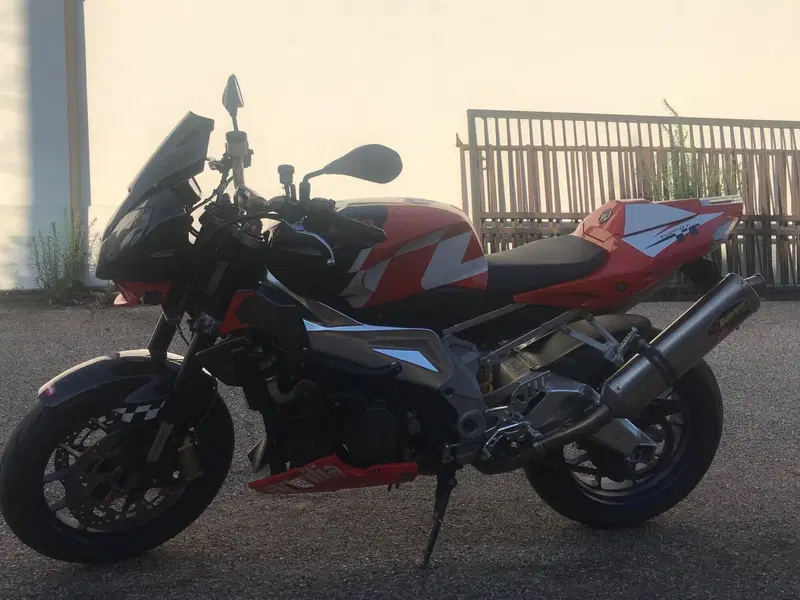 Aprilia Tuono 1000 R (2006 - 10) (9)