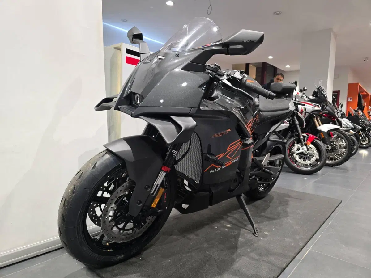 KTM 990 RC R (2026) (4)