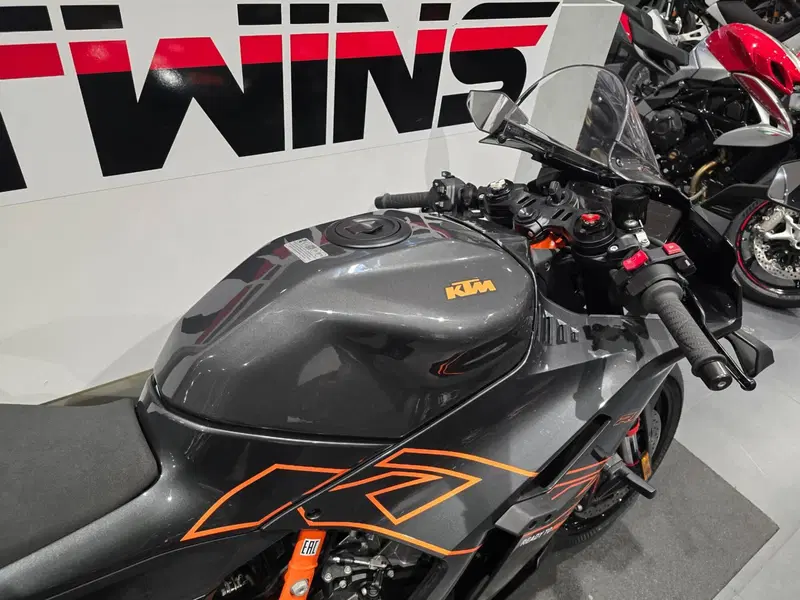KTM 990 RC R (2026) (9)