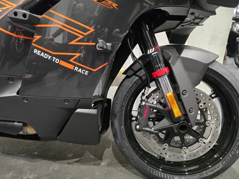 KTM 990 RC R (2026) (10)