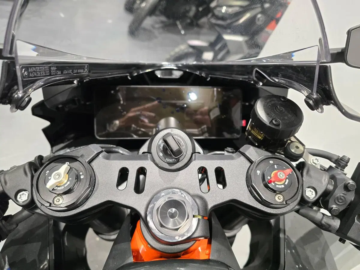 KTM 990 RC R (2026) (17)