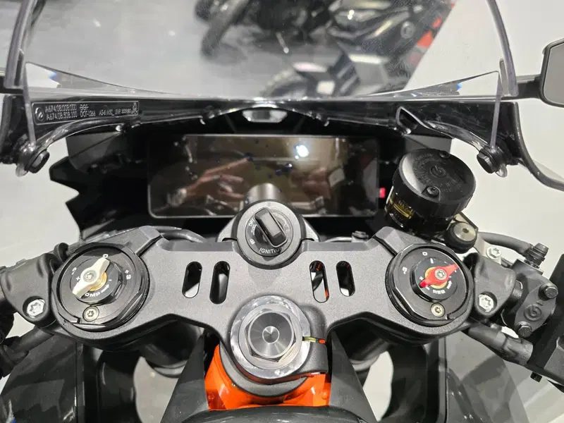 KTM 990 RC R (2026) (17)