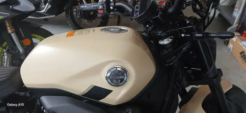 Benelli Leoncino 400 Bobber (2026) (2)