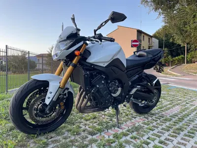 Yamaha FZ8 (2013 - 16) usata