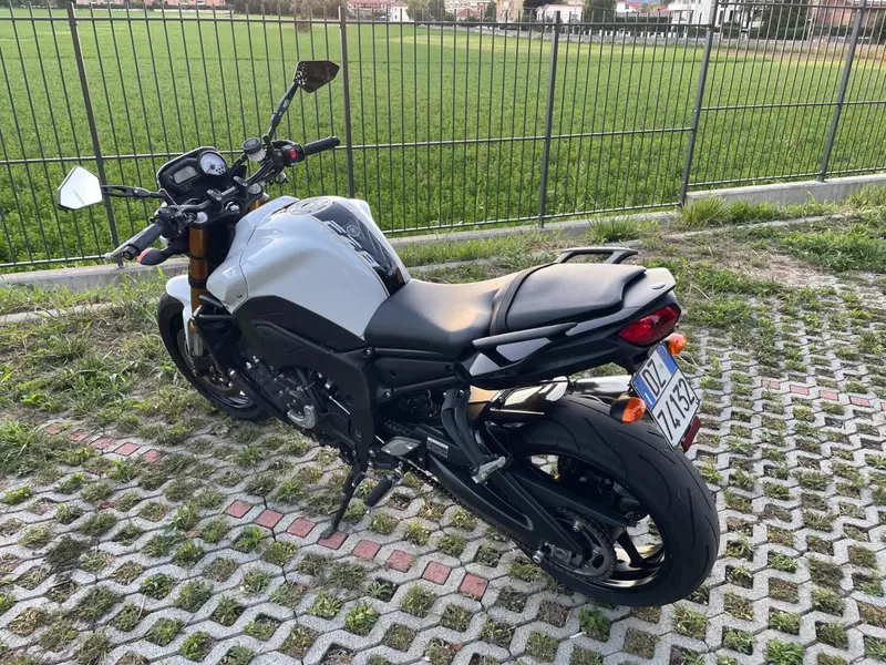 Yamaha FZ8 (2013 - 16) (2)