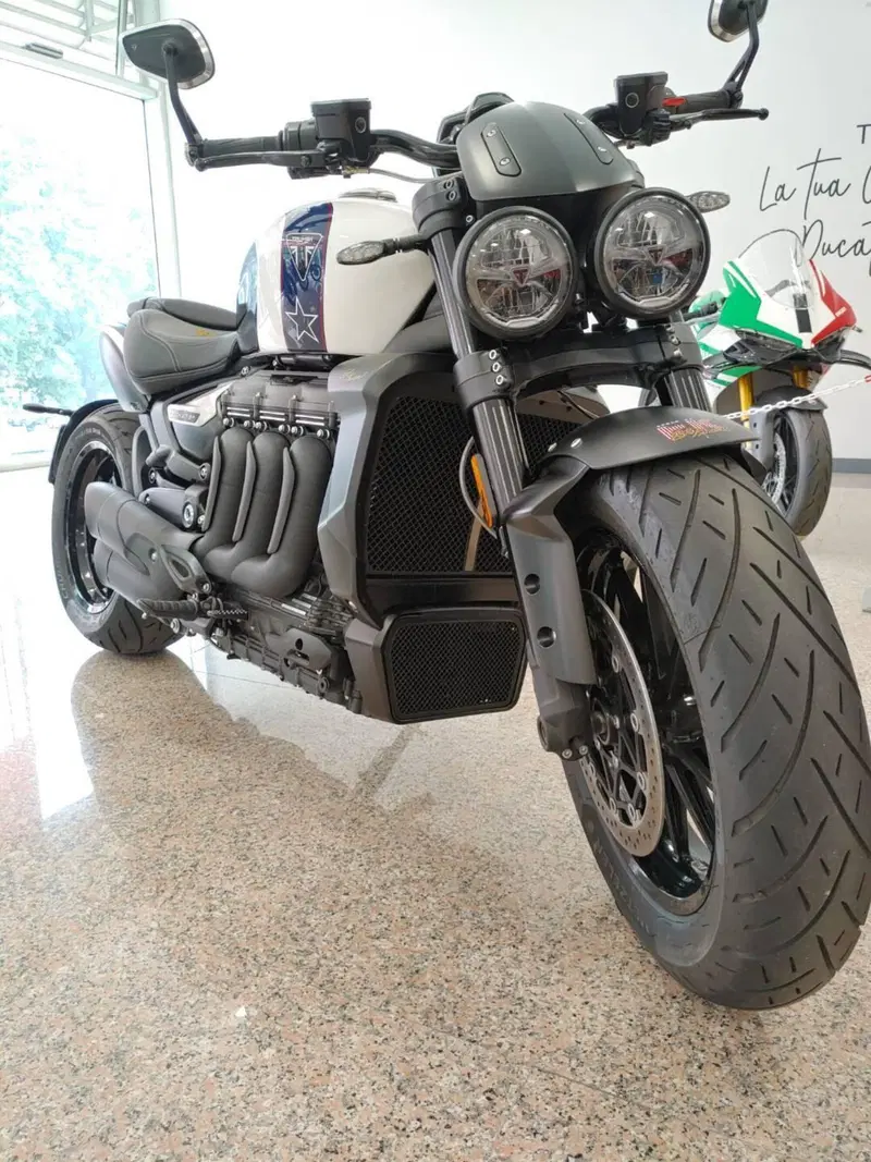 Triumph Rocket 3 GT Evel Knievel Special Edition (2025) (2)