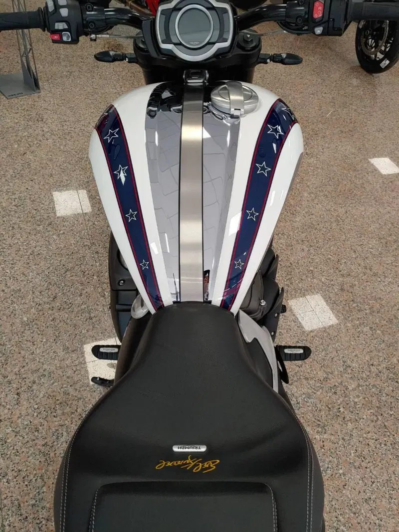 Triumph Rocket 3 GT Evel Knievel Special Edition (2025) (10)