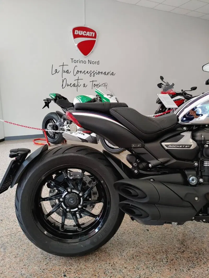 Triumph Rocket 3 GT Evel Knievel Special Edition (2025) (4)