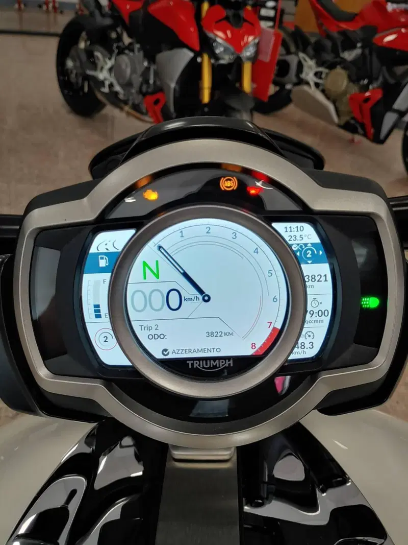 Triumph Rocket 3 GT Evel Knievel Special Edition (2025) (3)