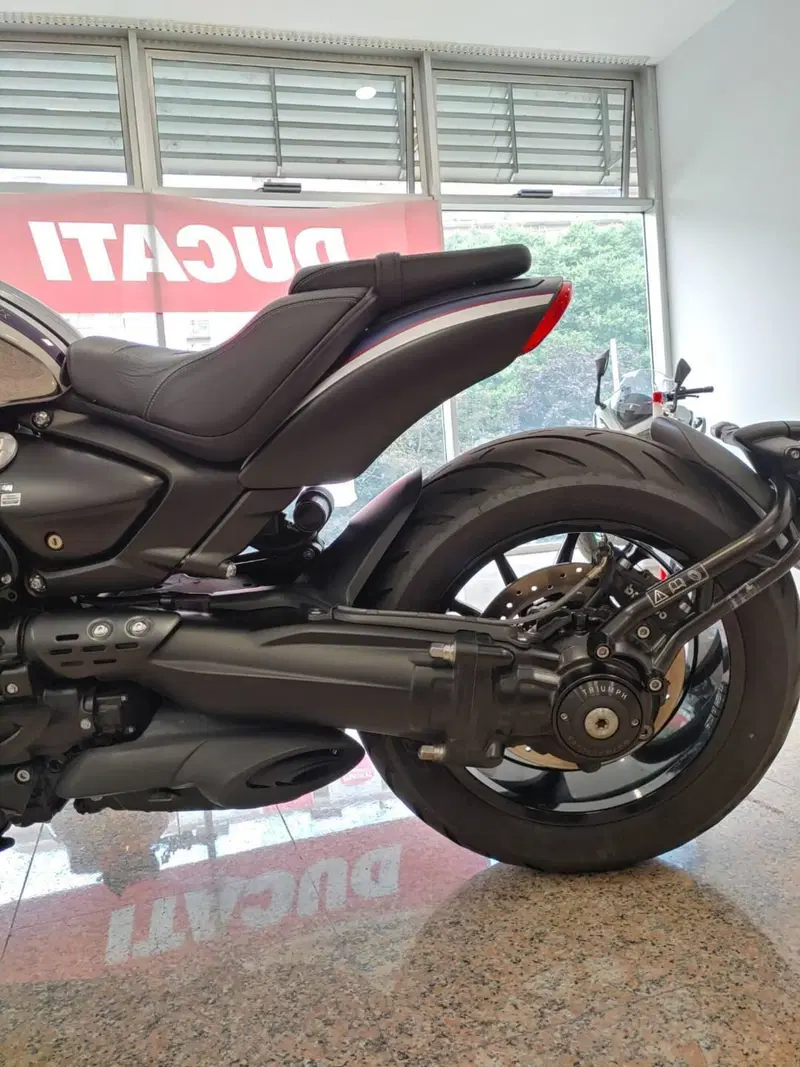 Triumph Rocket 3 GT Evel Knievel Special Edition (2025) (7)