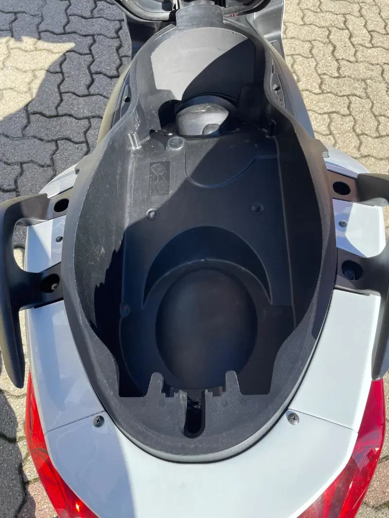 Yamaha X-Max 250 (2010 - 13) (4)