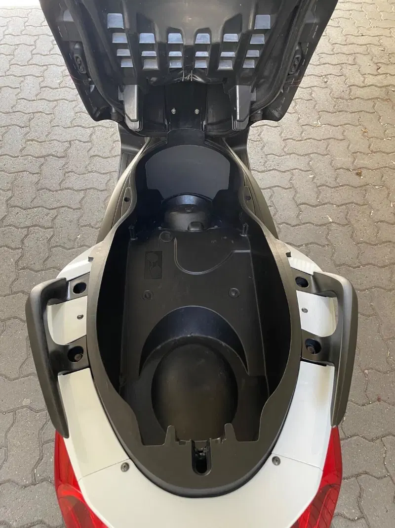 Yamaha X-Max 250 (2010 - 13) (9)