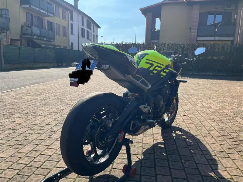 Triumph Street Triple 765 Moto2 Edition (2023 - 24) (2)