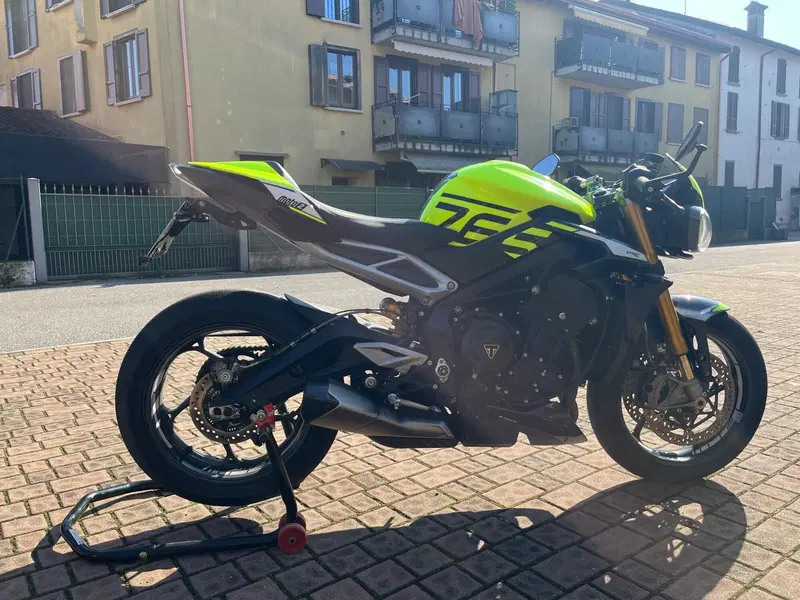 Triumph Street Triple 765 Moto2 Edition (2023 - 24) (3)