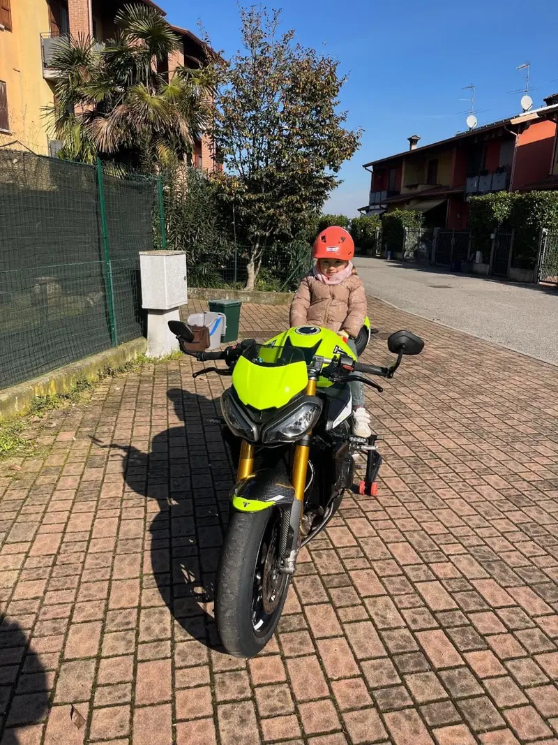 Triumph Street Triple 765 Moto2 Edition (2023 - 24) (11)