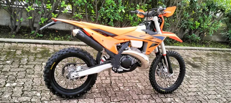 KTM 300 EXC (2025) (5)