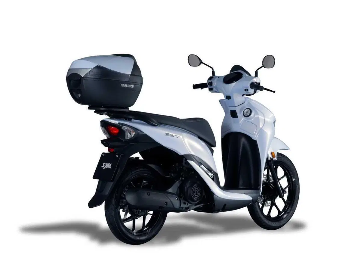 SYM BWT 125: lo scooter urbano che guarda alla natura (e alle tasche di chi lo guida) (4)