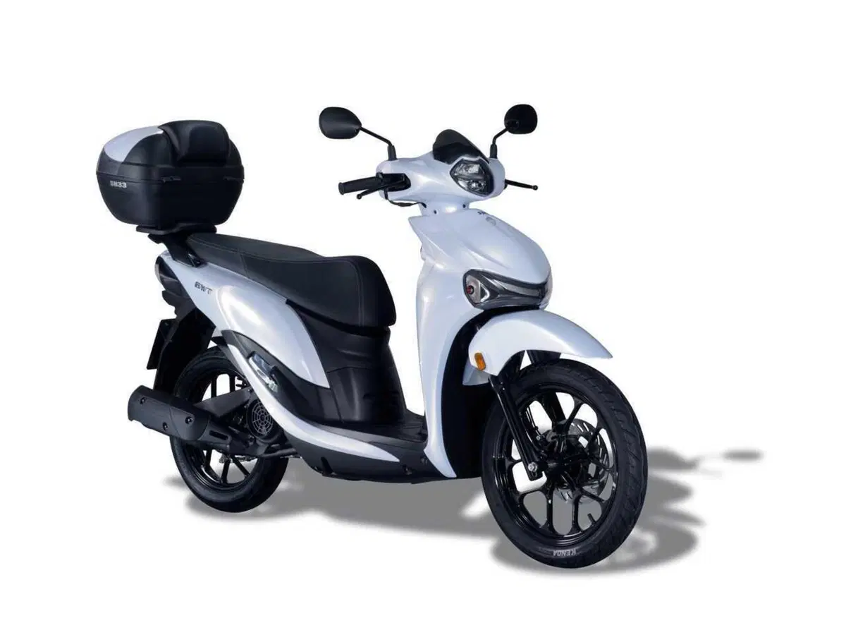 SYM BWT 125: lo scooter urbano che guarda alla natura (e alle tasche di chi lo guida) (3)