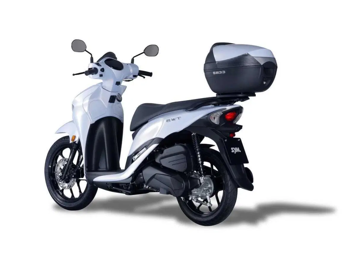 SYM BWT 125: lo scooter urbano che guarda alla natura (e alle tasche di chi lo guida) (5)