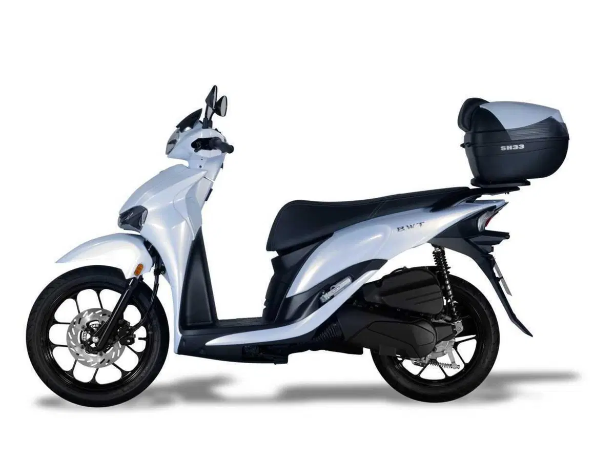 SYM BWT 125: lo scooter urbano che guarda alla natura (e alle tasche di chi lo guida) (6)