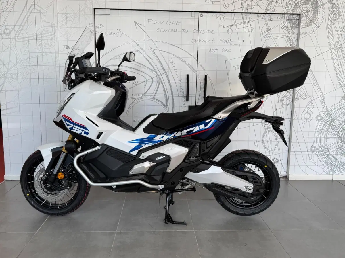 Honda X-ADV 750 Special Edition Adventure (2026) (4)