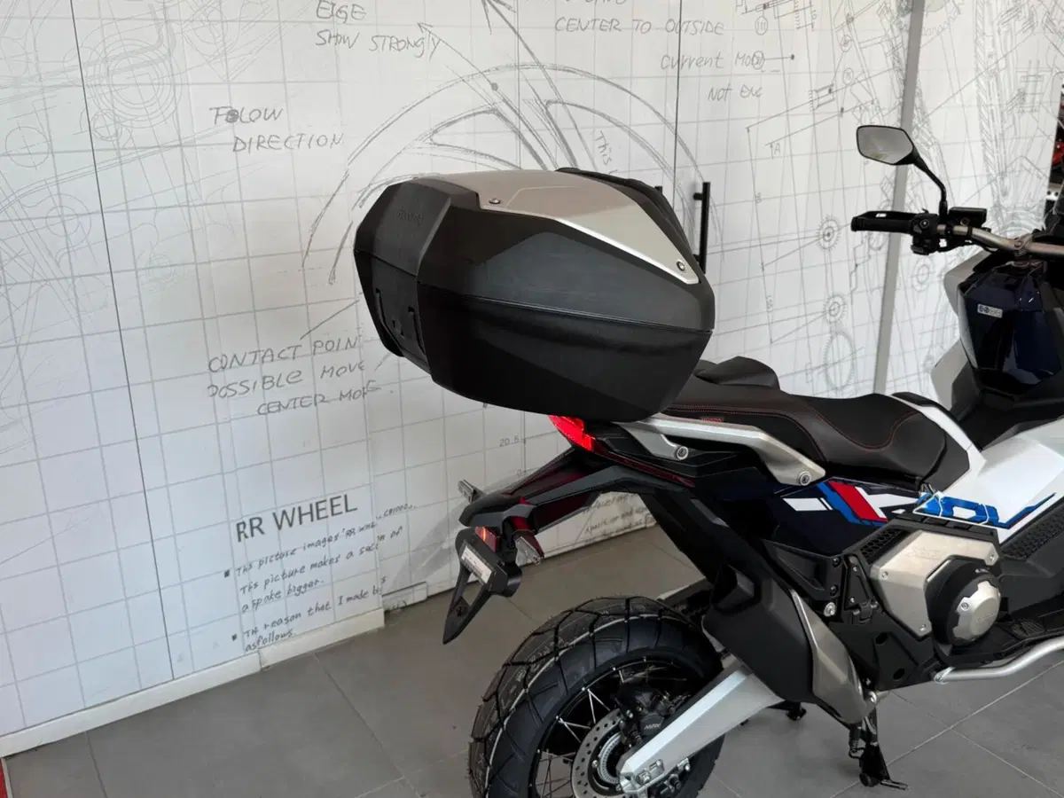 Honda X-ADV 750 Special Edition Adventure (2026) (12)