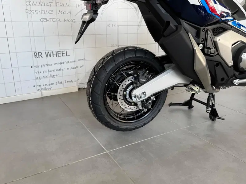 Honda X-ADV 750 Special Edition Adventure (2026) (13)