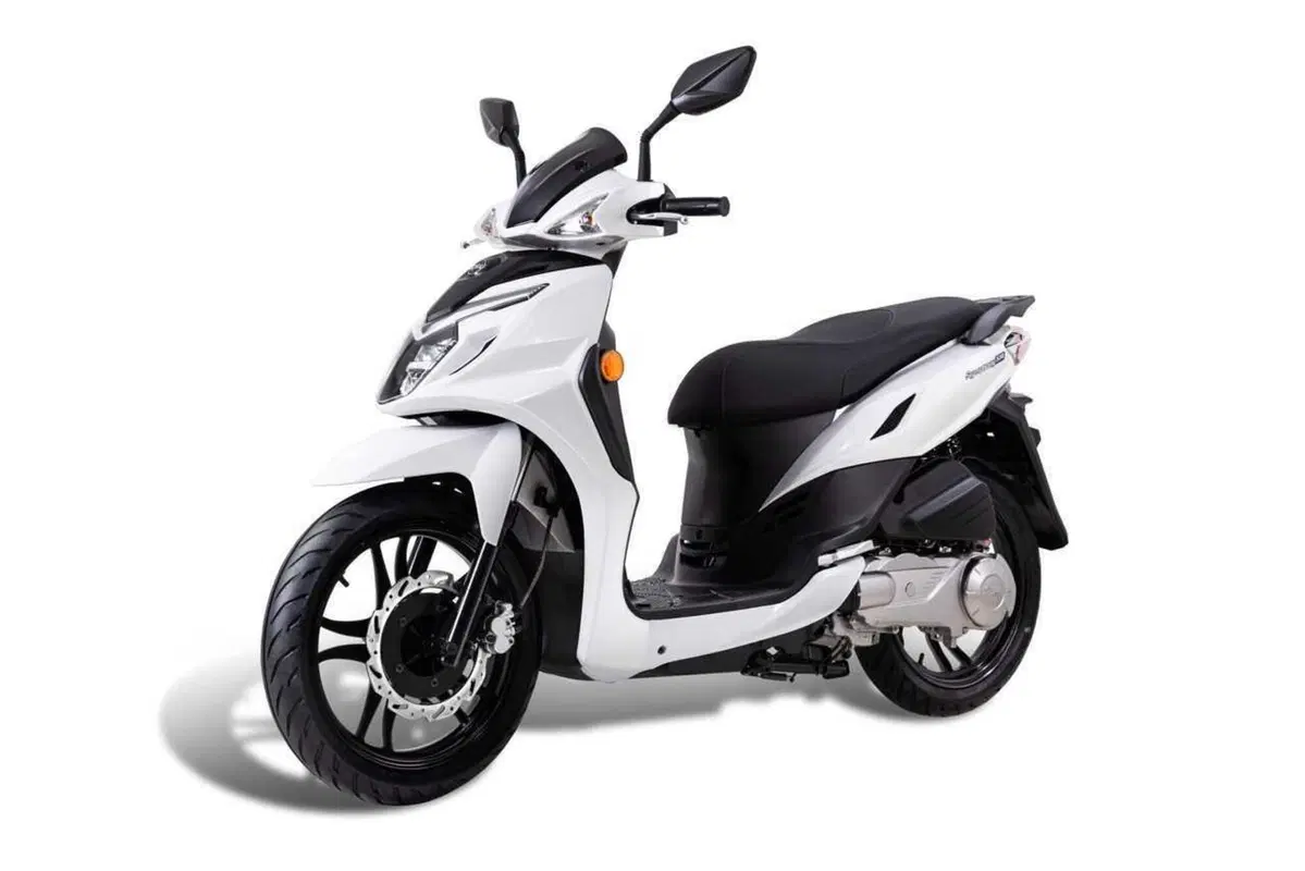 SYM Symphony SR 2026: restyling deciso per lo scooter 125 che punta ai giovani (8)