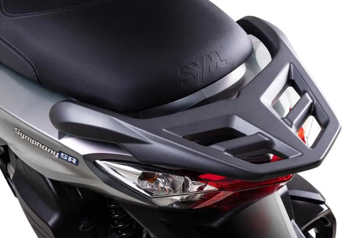 SYM Symphony SR 2026: restyling deciso per lo scooter 125 che punta ai giovani (12)