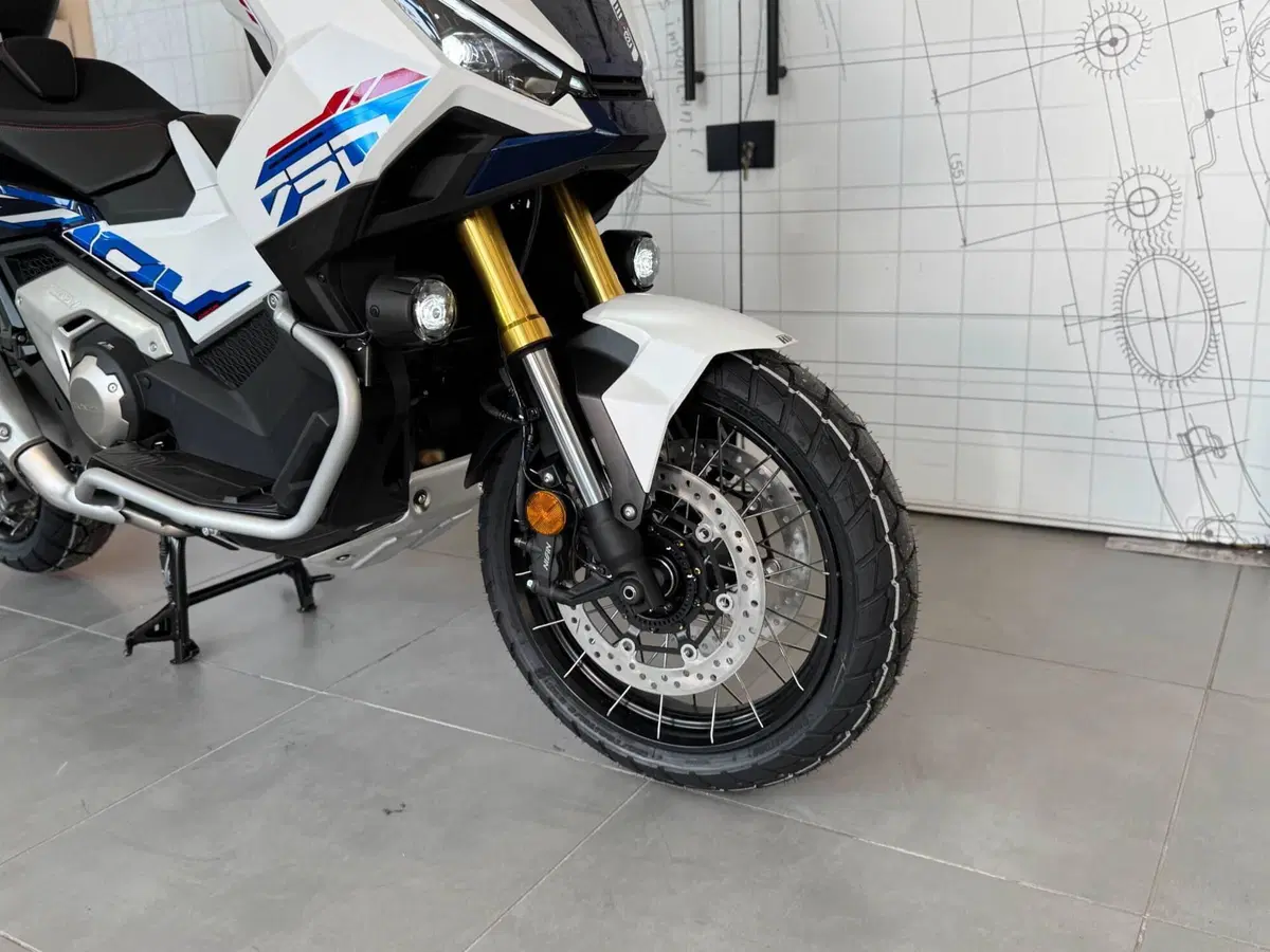 Honda X-ADV 750 Special Edition Adventure (2026) (9)