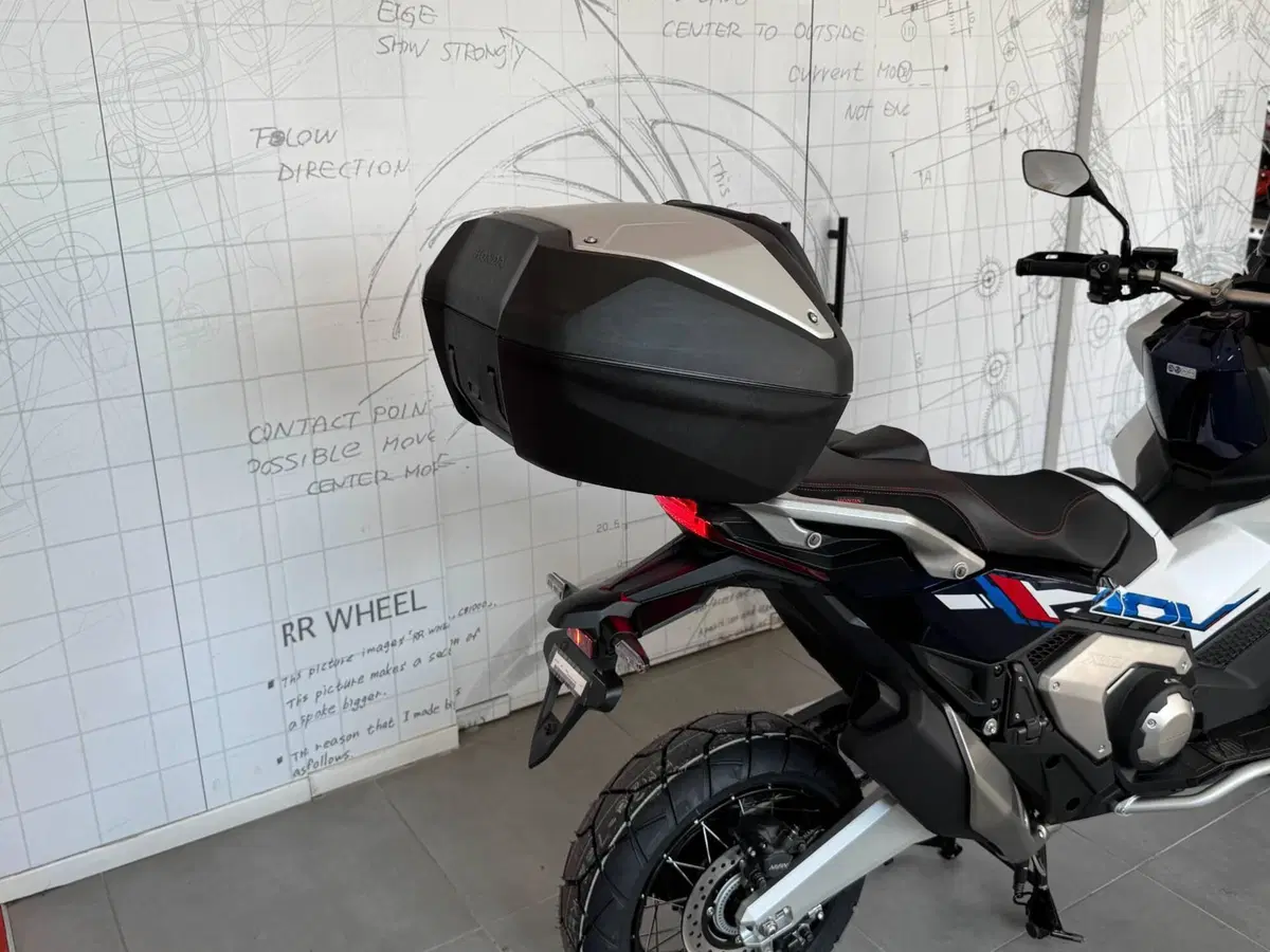 Honda X-ADV 750 Special Edition Adventure (2026) (13)