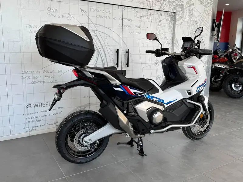 Honda X-ADV 750 Special Edition Adventure (2026) (3)