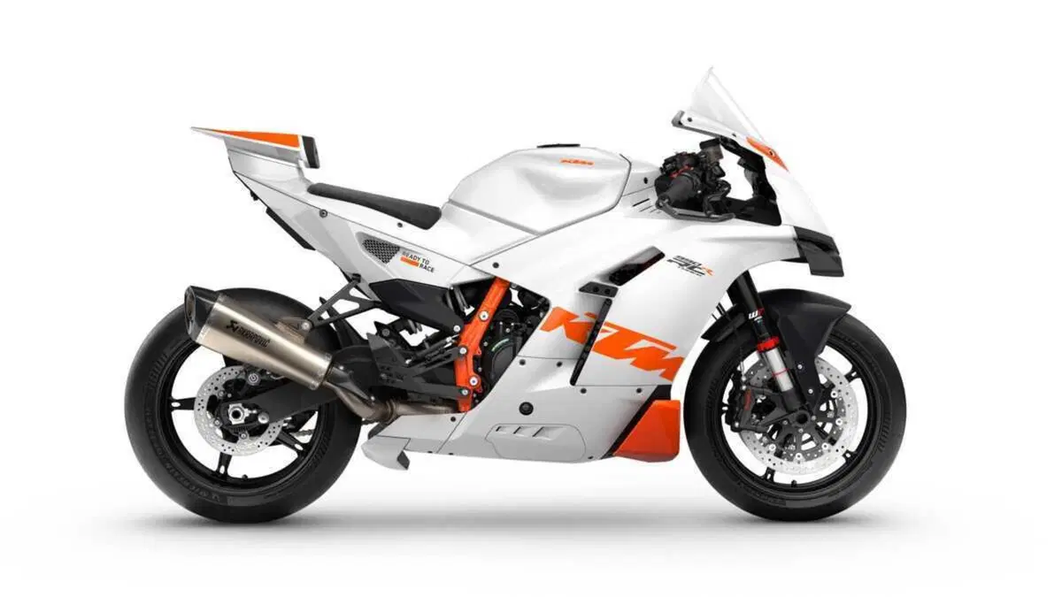 KTM 990 RC R Track 2026: la Supersport che mette la MotoGP nelle mani di tutti. Il prezzo? Niente male [GALLERY] (13)