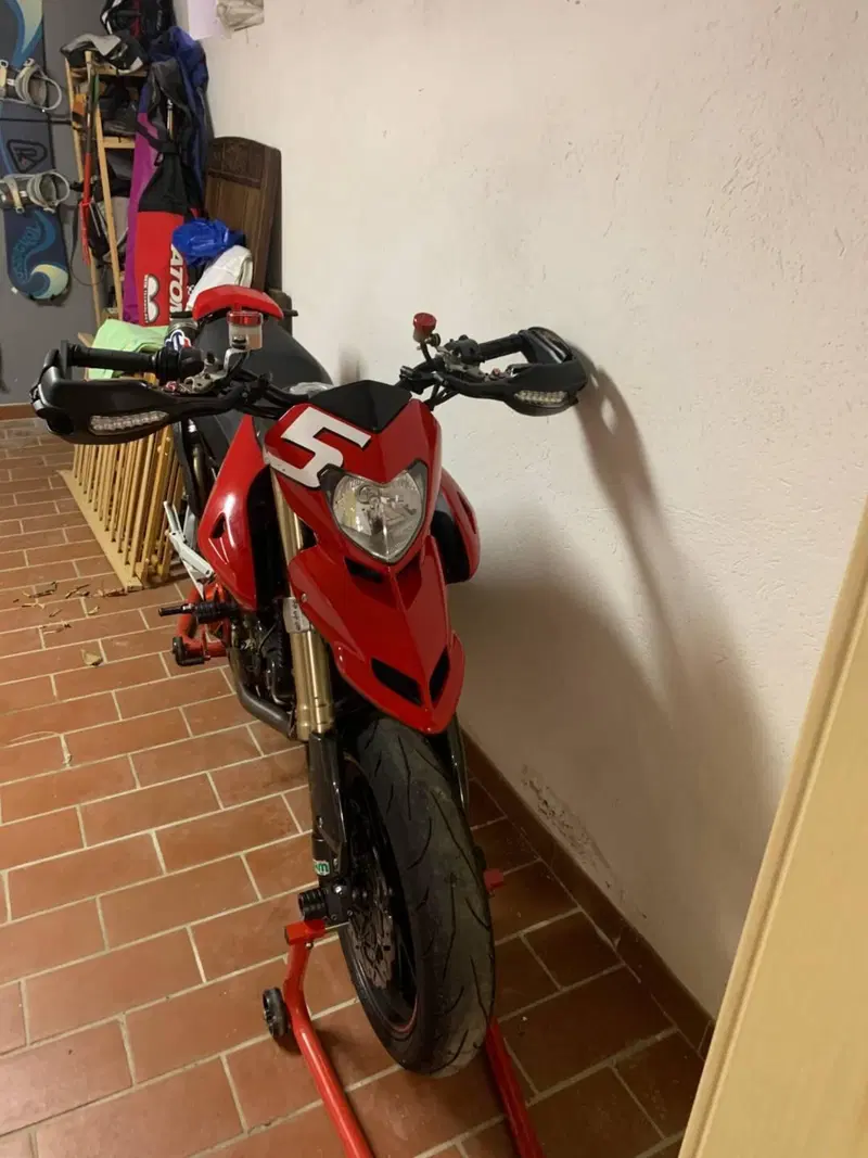 Ducati Hypermotard 1100 S (2007 - 09) (14)