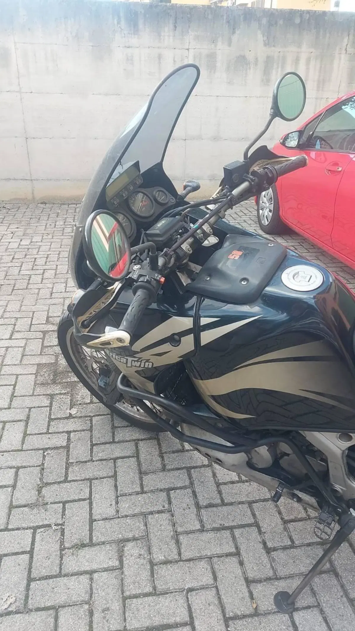 Honda Africa Twin XRV 750 (1996 - 02) (2)
