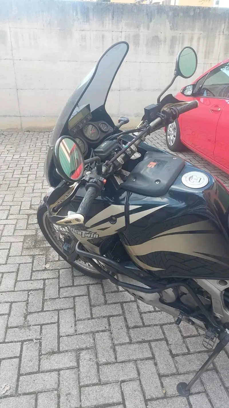 Honda Africa Twin XRV 750 (1996 - 02) (2)