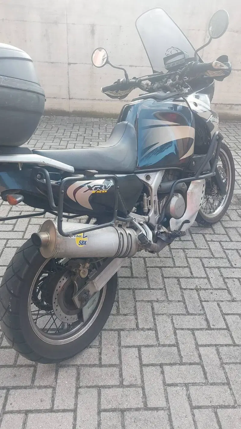 Honda Africa Twin XRV 750 (1996 - 02) (4)
