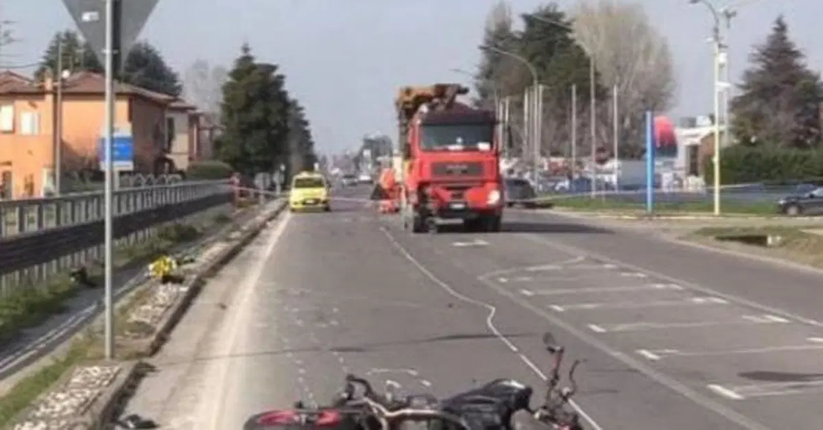 Scontro tra moto e betoniera sulla Persicetana: muore Domenico Celiento, 33 anni
