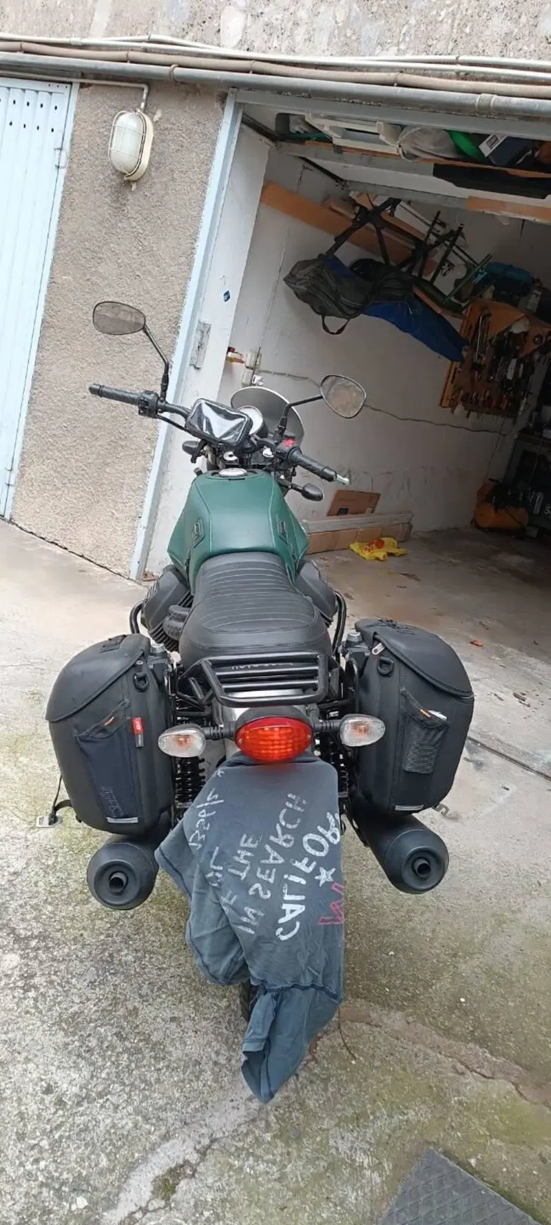 Moto Guzzi V7 III Rough (2018 - 20) (7)