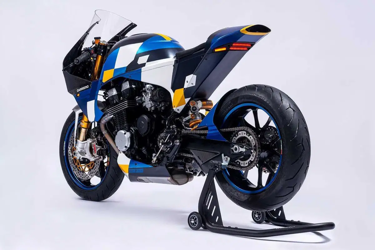 Se non puoi restaurarla, puoi comprimerla! La trasformazione racing di una CB750 F2 di Carriero Corse (2)